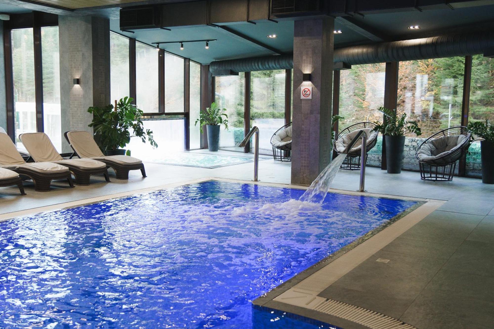 Westhills Cottage Town & Spa บูโคเวล ภายนอก รูปภาพ