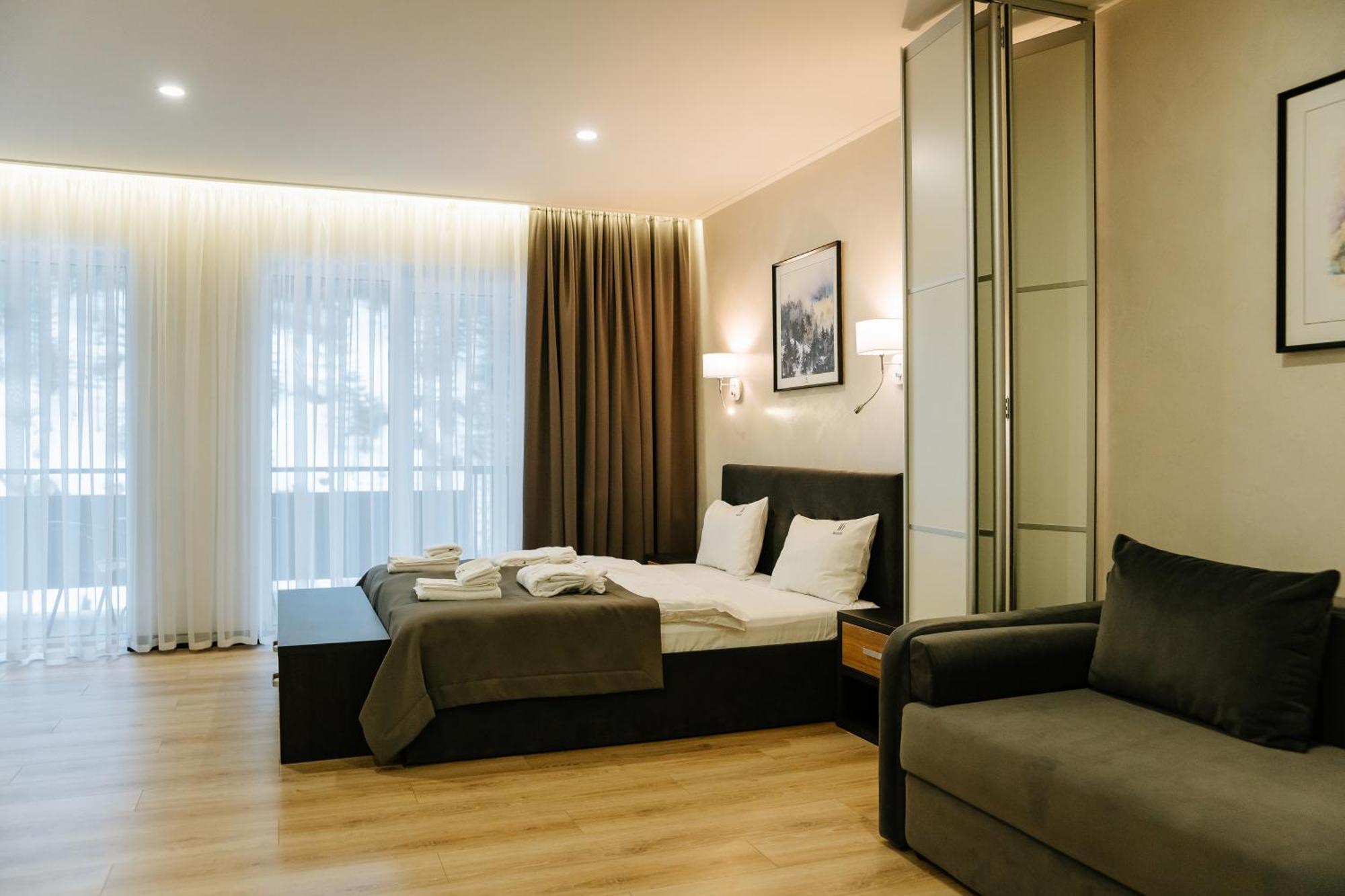 Westhills Cottage Town & Spa บูโคเวล ภายนอก รูปภาพ