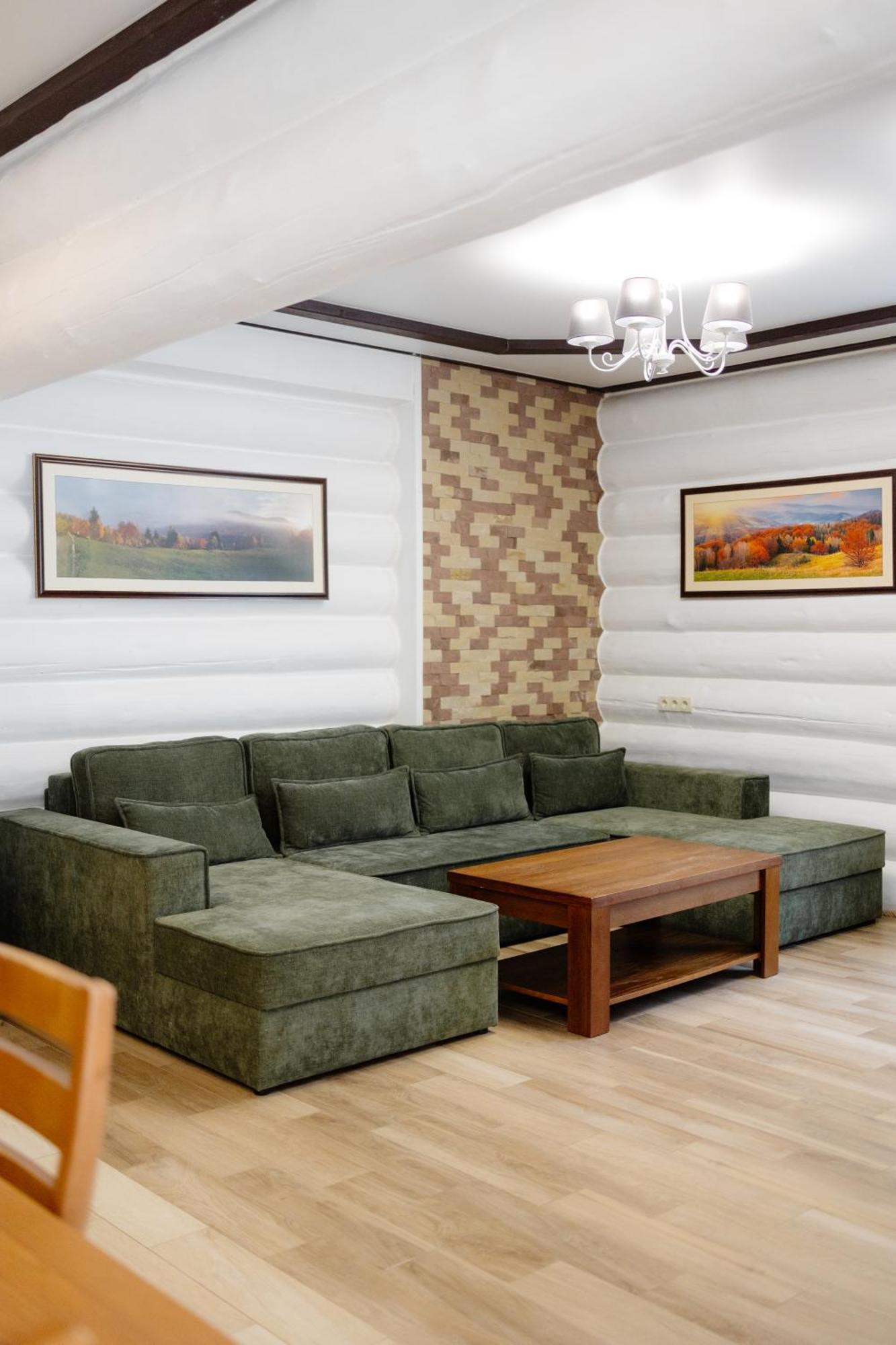 Westhills Cottage Town & Spa บูโคเวล ภายนอก รูปภาพ