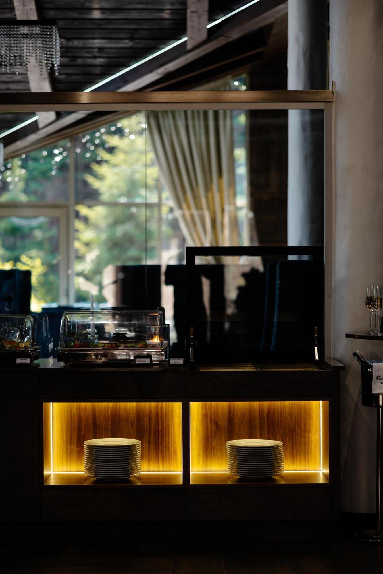 Westhills Cottage Town & Spa บูโคเวล ภายนอก รูปภาพ