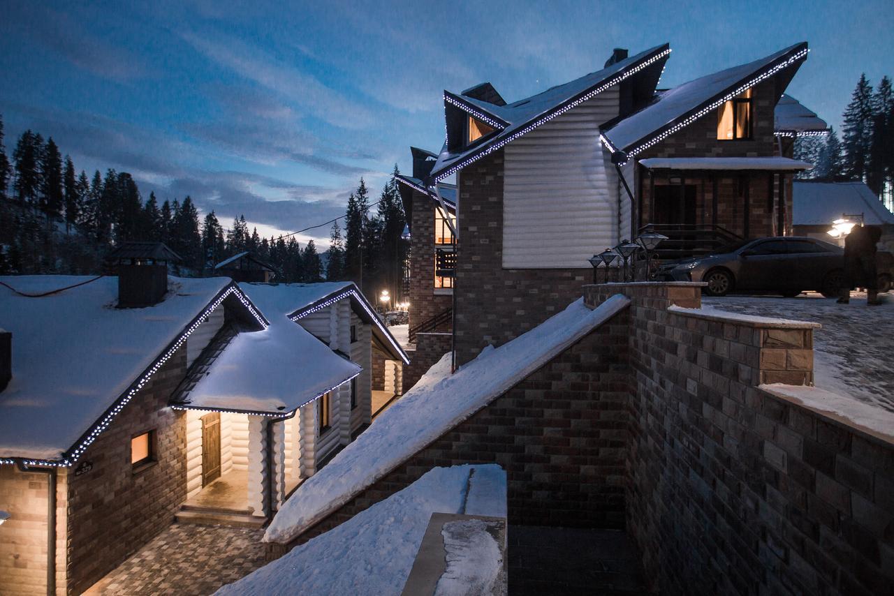 Westhills Cottage Town & Spa บูโคเวล ภายนอก รูปภาพ