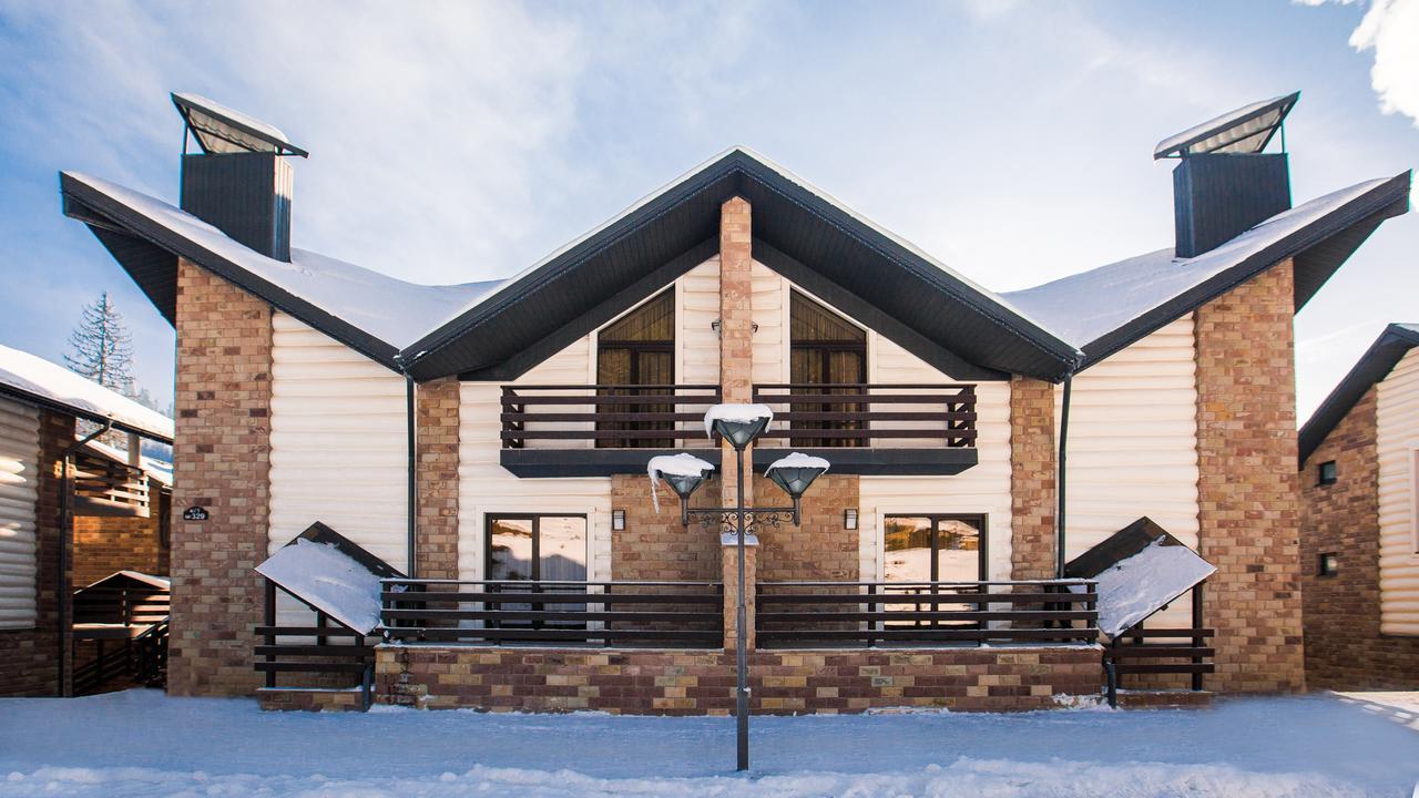 Westhills Cottage Town & Spa บูโคเวล ภายนอก รูปภาพ