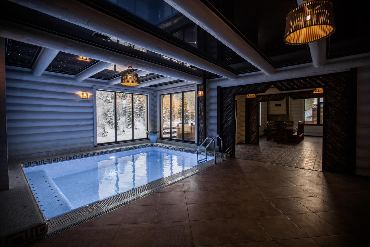 Westhills Cottage Town & Spa บูโคเวล ภายนอก รูปภาพ