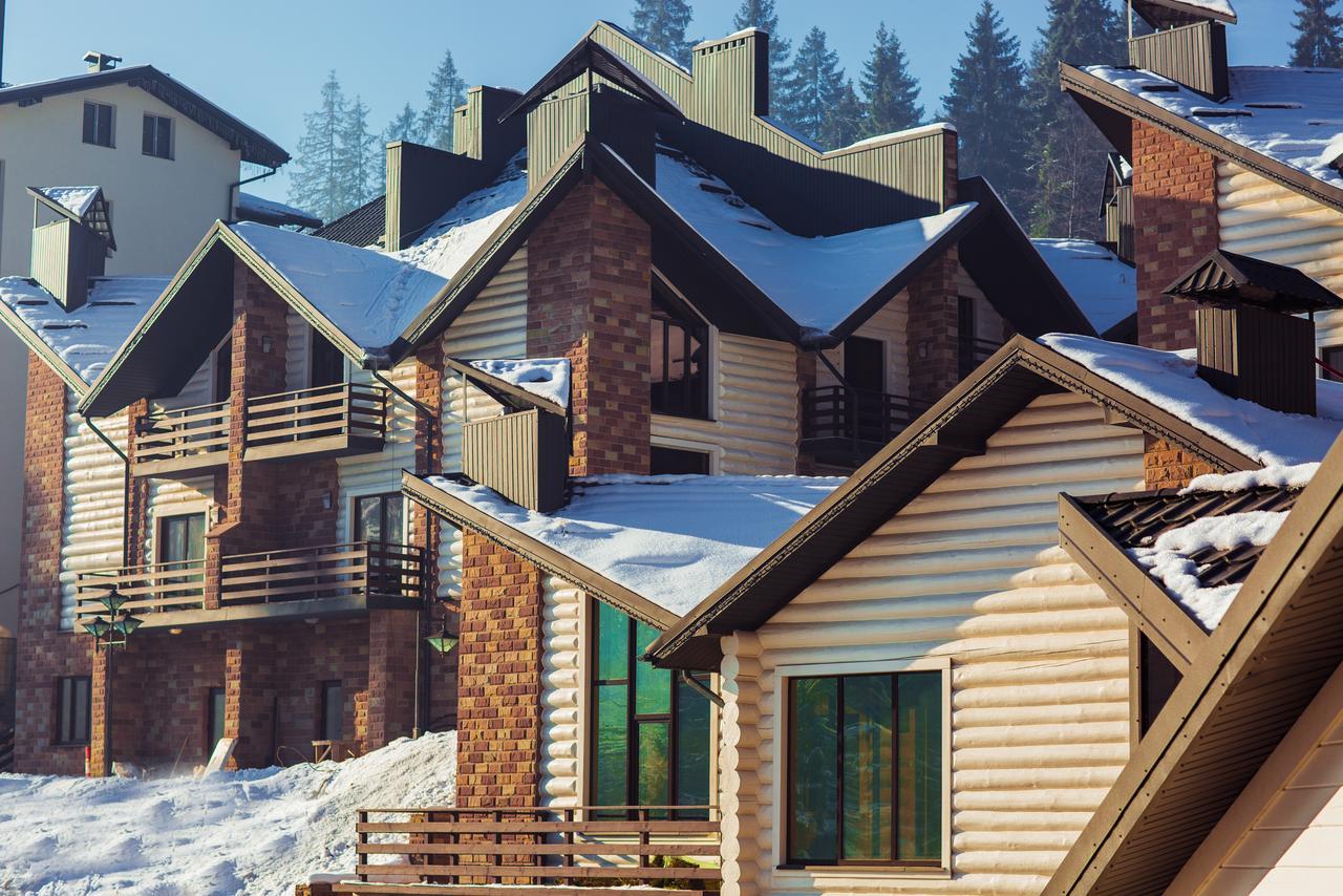 Westhills Cottage Town & Spa บูโคเวล ภายนอก รูปภาพ