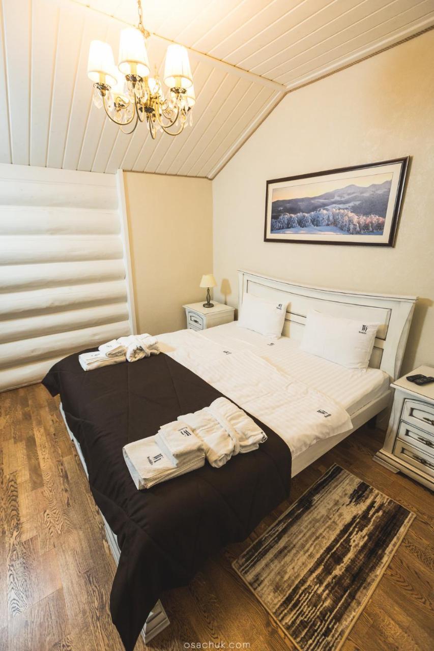 Westhills Cottage Town & Spa บูโคเวล ภายนอก รูปภาพ
