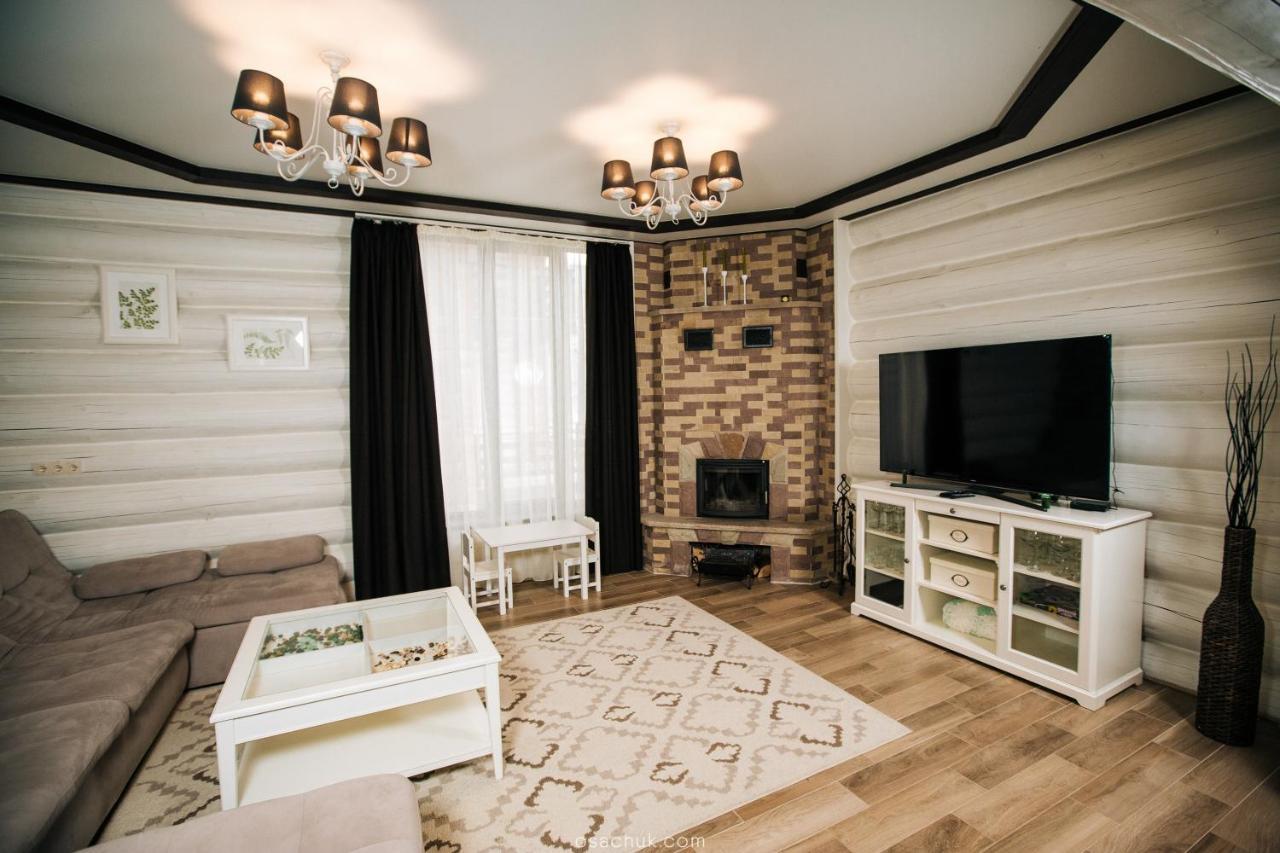 Westhills Cottage Town & Spa บูโคเวล ภายนอก รูปภาพ