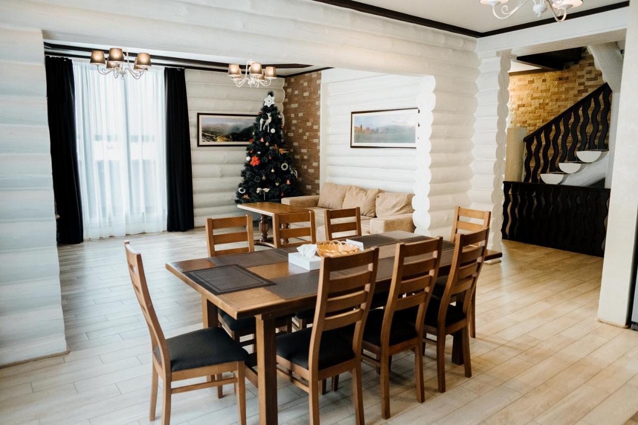 Westhills Cottage Town & Spa บูโคเวล ภายนอก รูปภาพ