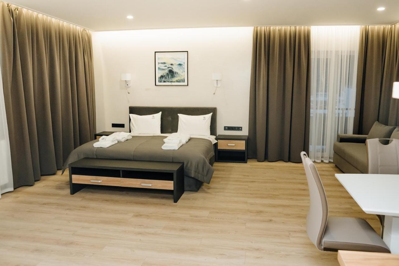 Westhills Cottage Town & Spa บูโคเวล ภายนอก รูปภาพ